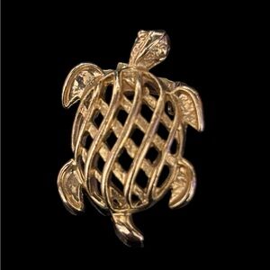 Vintage Gold Tone Turtle Brooch Pin | Openwork Filigree | Animal Jewelry